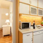 2 Bedroom With Patio Next To Avenida Da Liberdade Appartement *