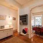 Appartement 2 Bedroom With Patio Next To Avenida Da Liberdade *