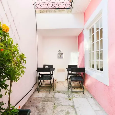 Lägenhet 2 Bedroom With Patio Next To Avenida Da Liberdade Lisboa