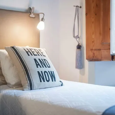 Lägenhet 2 Bedroom With Patio Next To Avenida Da Liberdade *